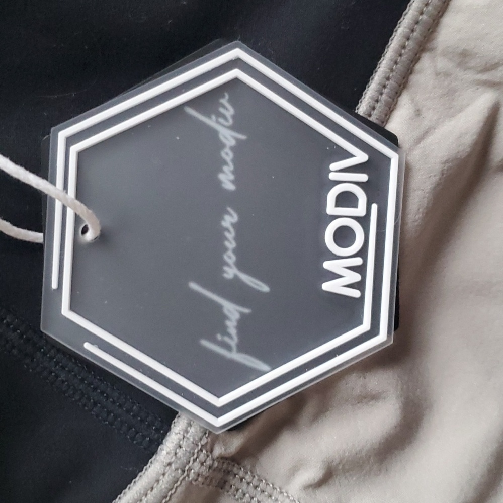 Modiv Shorts - Picture 4 of 4